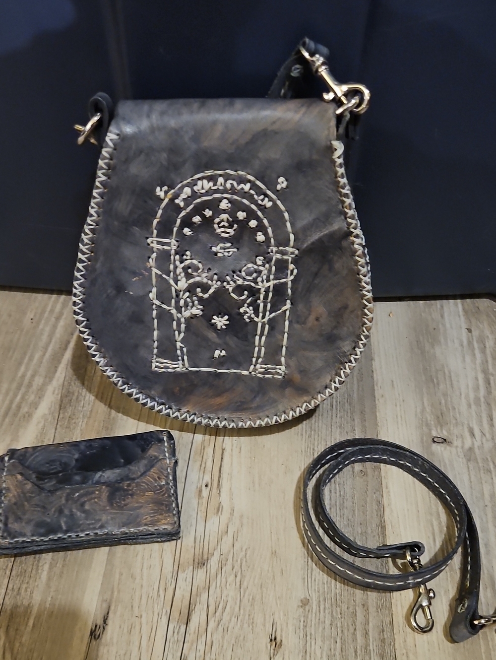 Handcrafted Brown Leather Crossbody Bag with Turquoise Art Detail - Picture 2 of 5